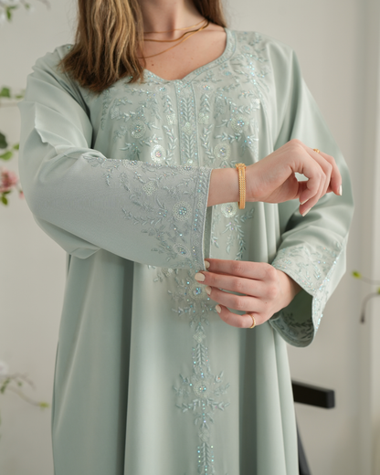 ZR718 - جلابية ذوق راقٍ بإطلالة محتشمة