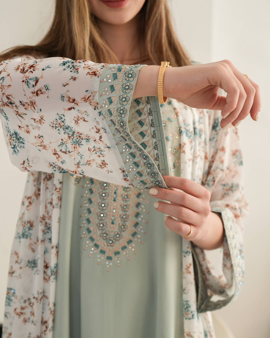 ZR714 - جلابية ذوق راقٍ بإطلالة محتشمة