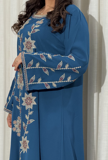 4636 - جلابية ذوق راقٍ بإطلالة محتشمة