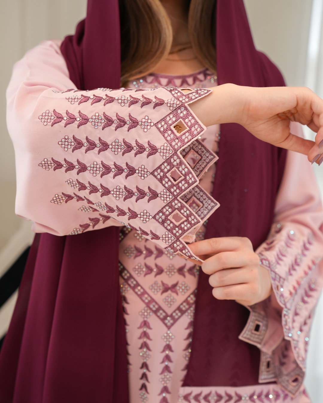 ZR730 - جلابية ذوق راقٍ بإطلالة محتشمة