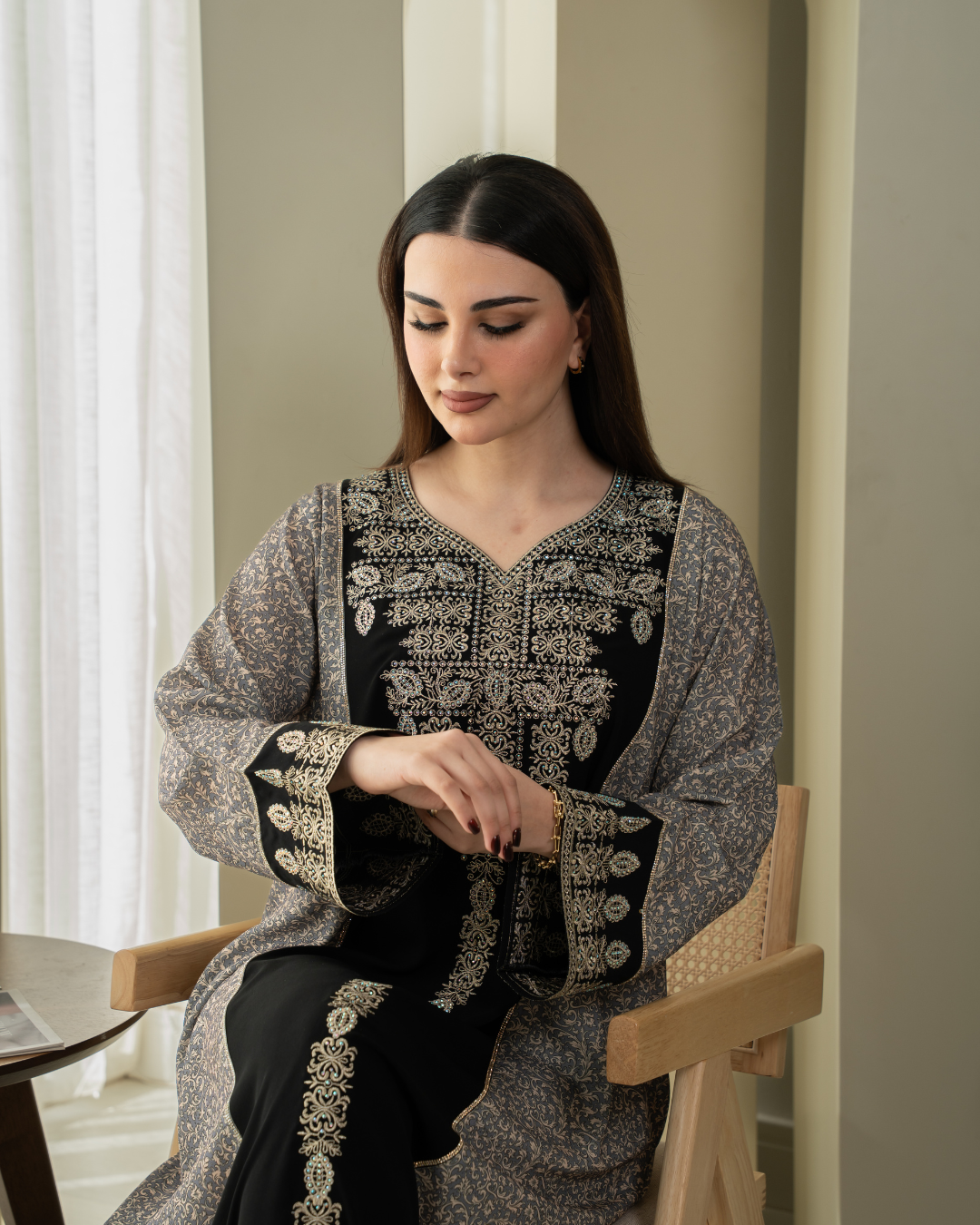 ZR742 - جلابية ذوق راقٍ بإطلالة محتشمة