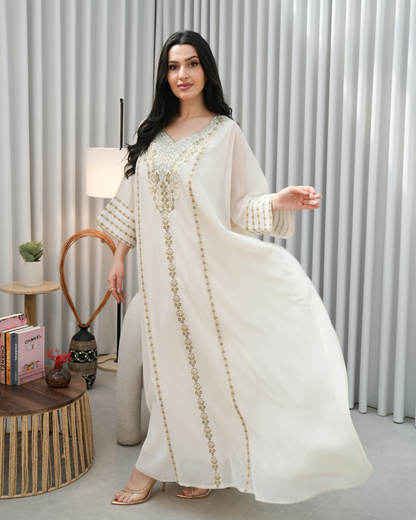 4623 - جلابية ذوق راقٍ بإطلالة محتشمة