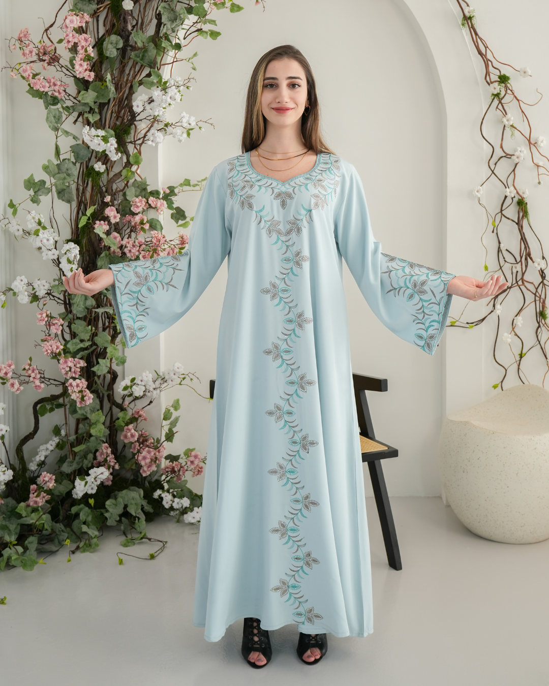 ZR716 - جلابية ذوق راقٍ بإطلالة محتشمة