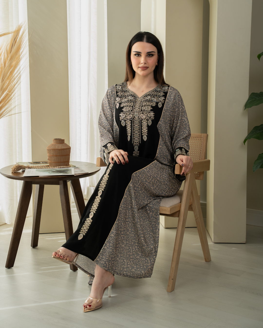 ZR742 - جلابية ذوق راقٍ بإطلالة محتشمة