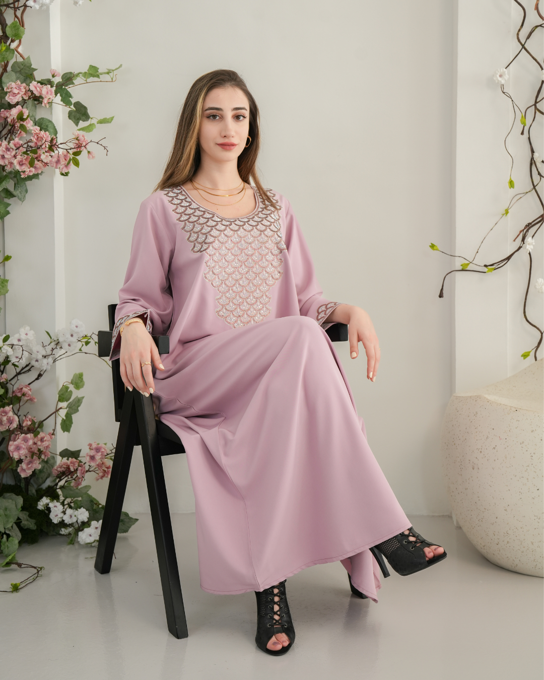 ZR705 - جلابية ذوق راقٍ بإطلالة محتشمة