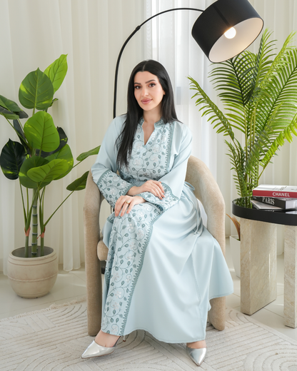 4656 - جلابية ذوق راقٍ بإطلالة محتشمة