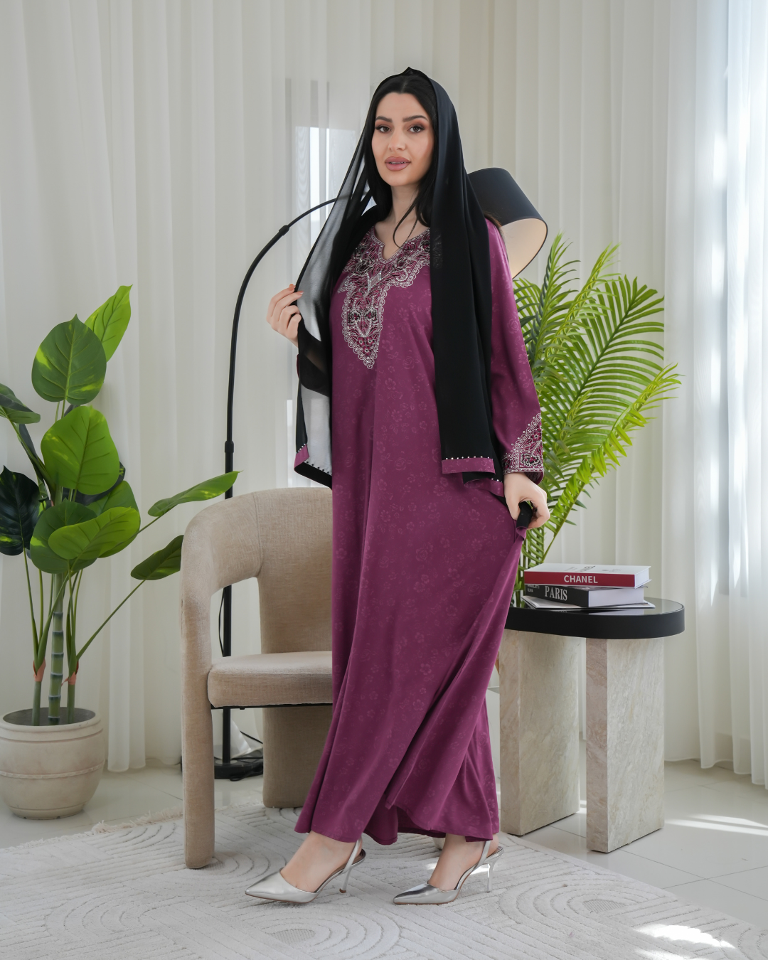 4662 - جلابية ذوق راقٍ بإطلالة محتشمة