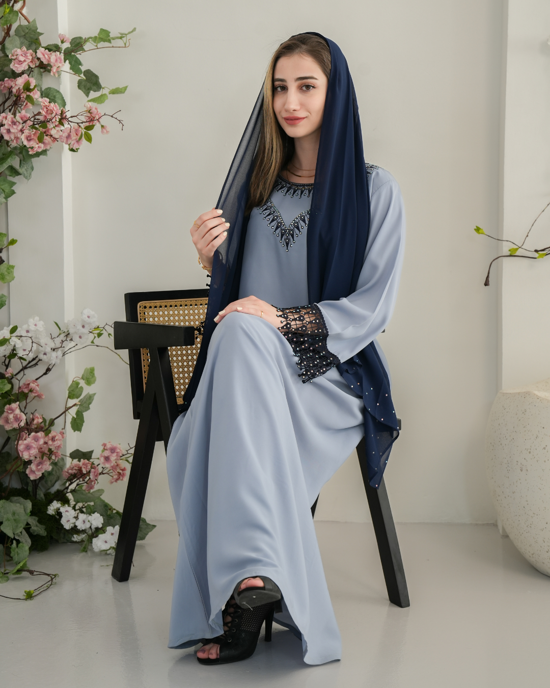 ZR713 - جلابية ذوق راقٍ بإطلالة محتشمة