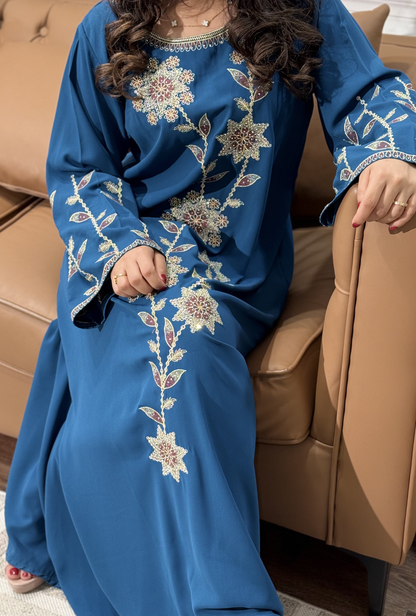 4636 - جلابية ذوق راقٍ بإطلالة محتشمة