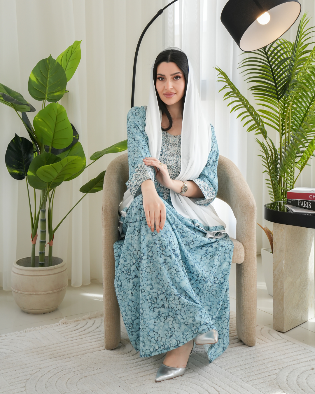 4665 - جلابية ذوق راقٍ بإطلالة محتشمة