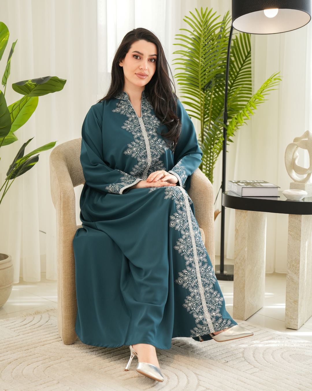 4631 - جلابية ذوق راقٍ بإطلالة محتشمة