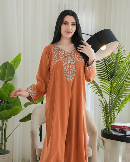 4663 - جلابية ذوق راقٍ بإطلالة محتشمة