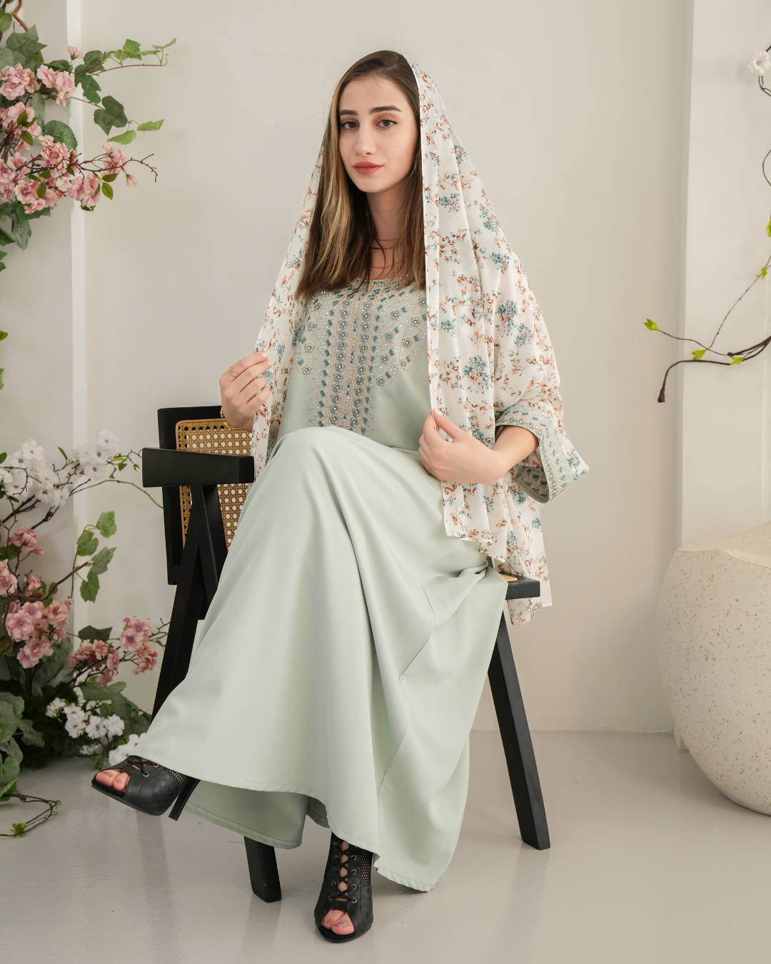 ZR714 - جلابية ذوق راقٍ بإطلالة محتشمة