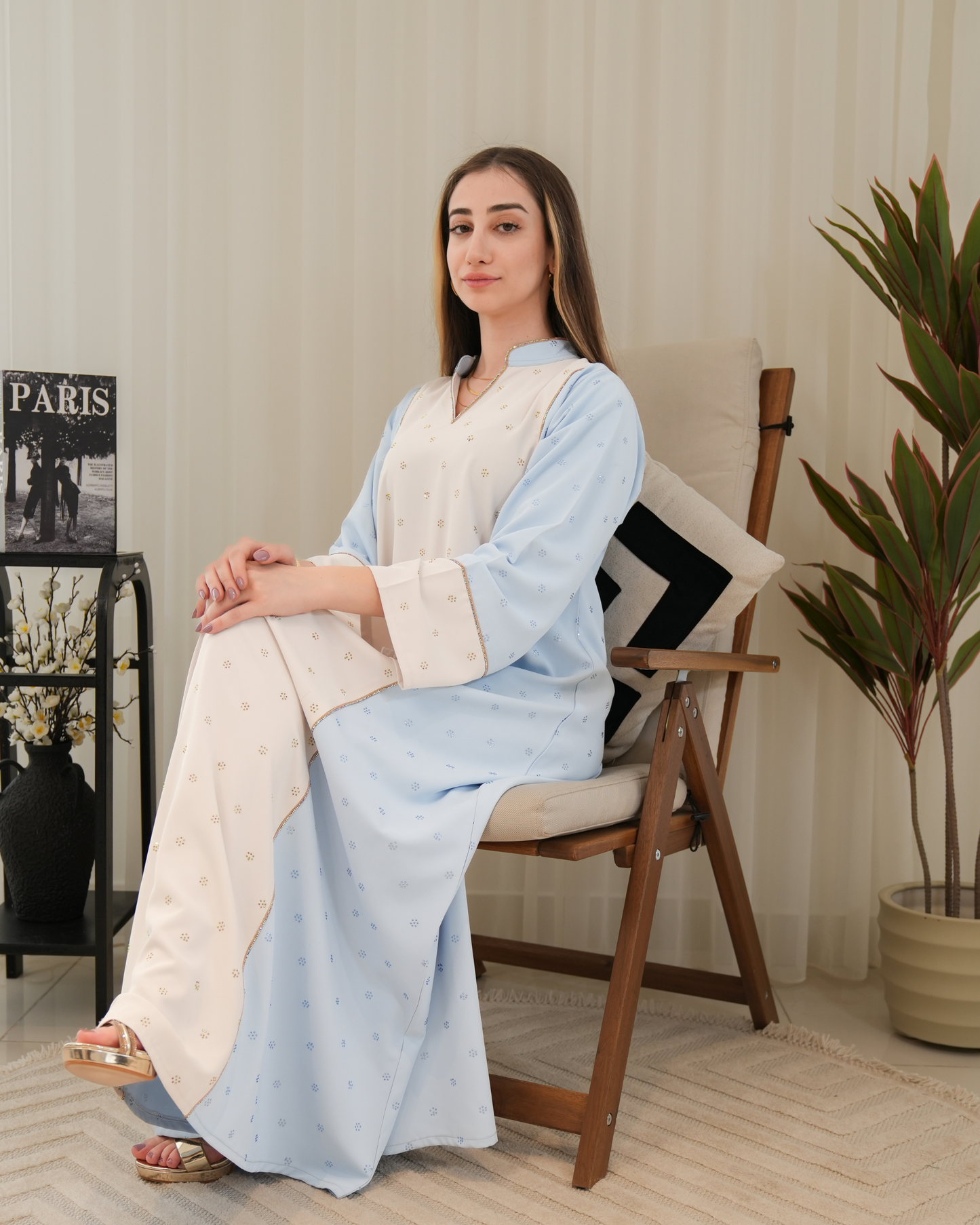 ZR728 - جلابية ذوق راقٍ بإطلالة محتشمة