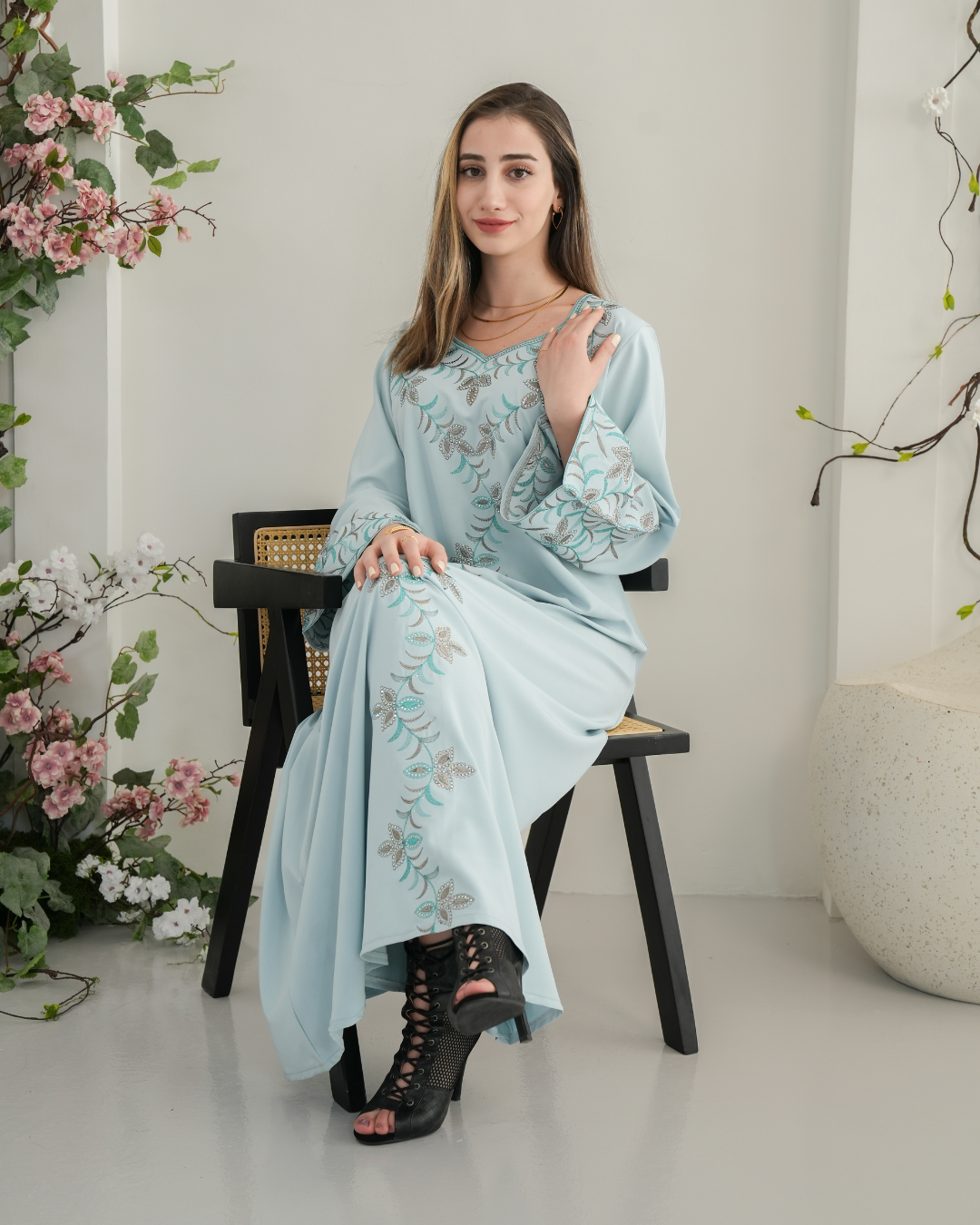 ZR716 - جلابية ذوق راقٍ بإطلالة محتشمة