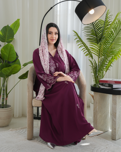 4666 - جلابية ذوق راقٍ بإطلالة محتشمة