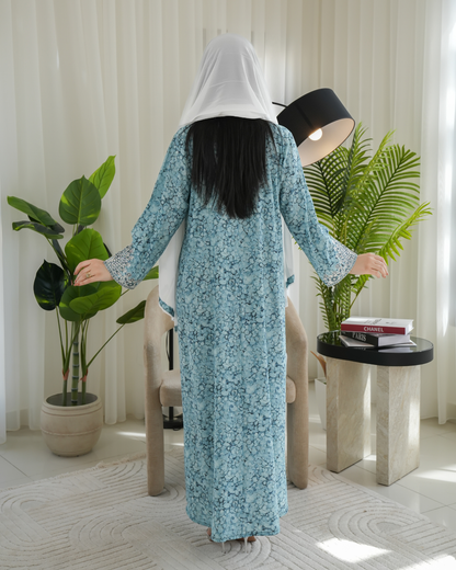 4665 - جلابية ذوق راقٍ بإطلالة محتشمة