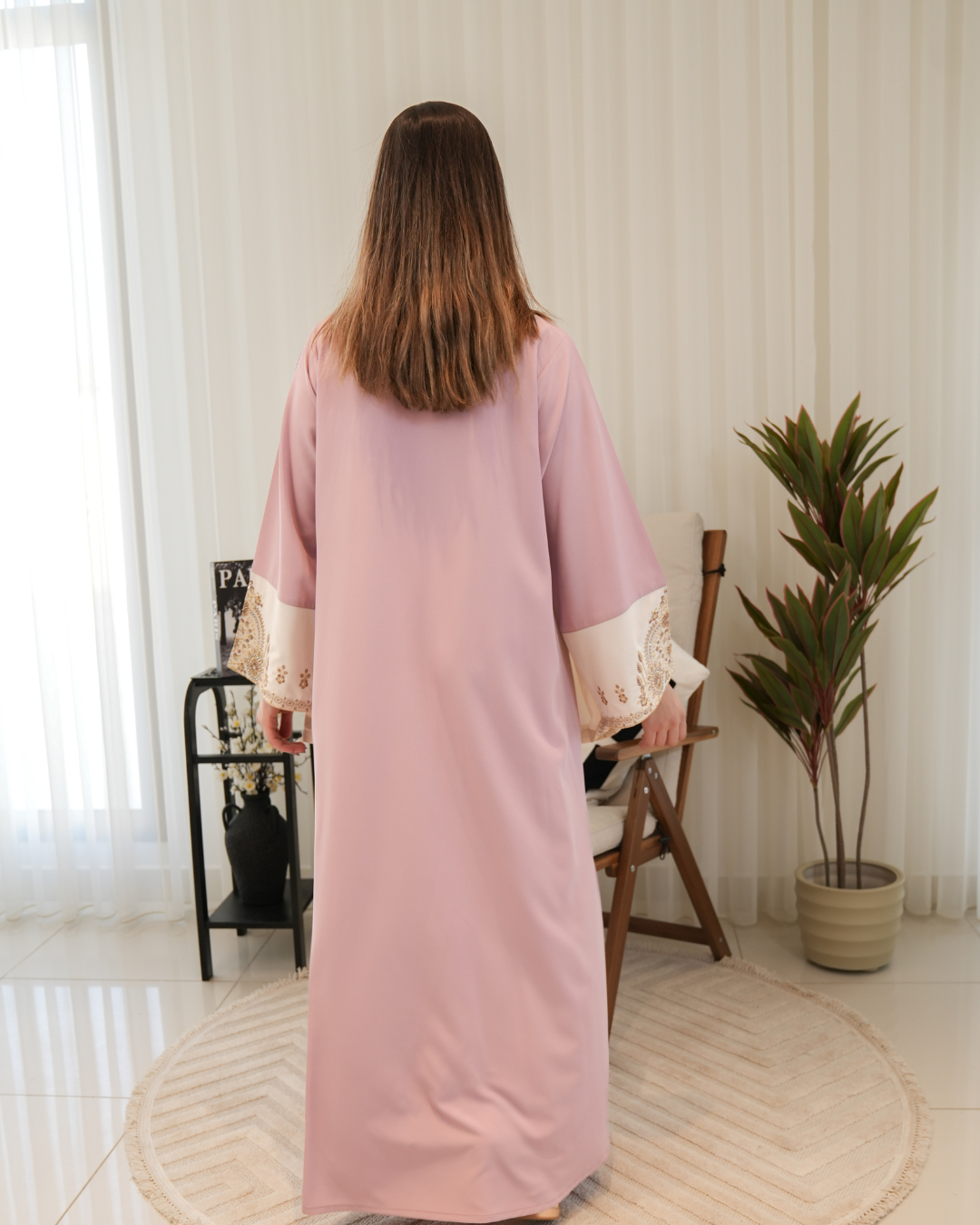 ZR720 - جلابية ذوق راقٍ بإطلالة محتشمة