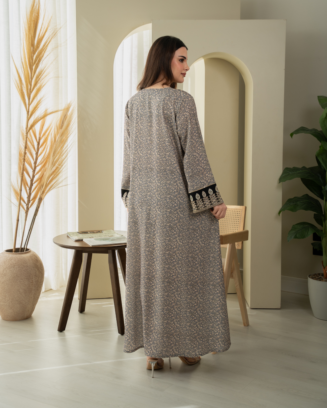 ZR742 - جلابية ذوق راقٍ بإطلالة محتشمة