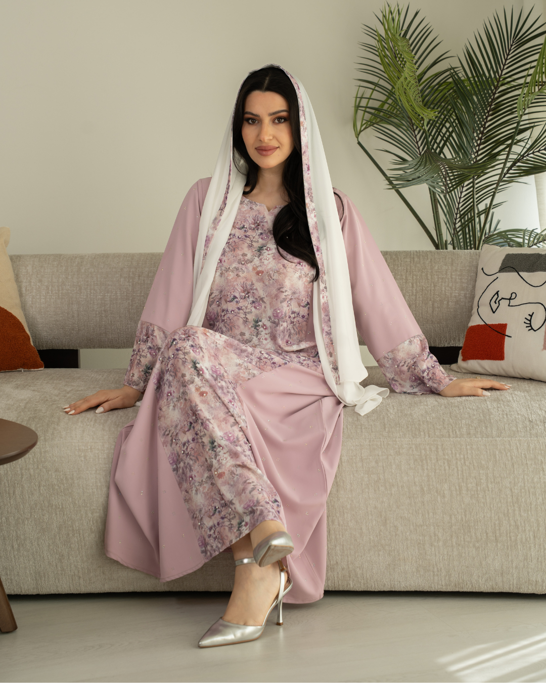 4571 - جلابية ذوق راقٍ بإطلالة محتشمة