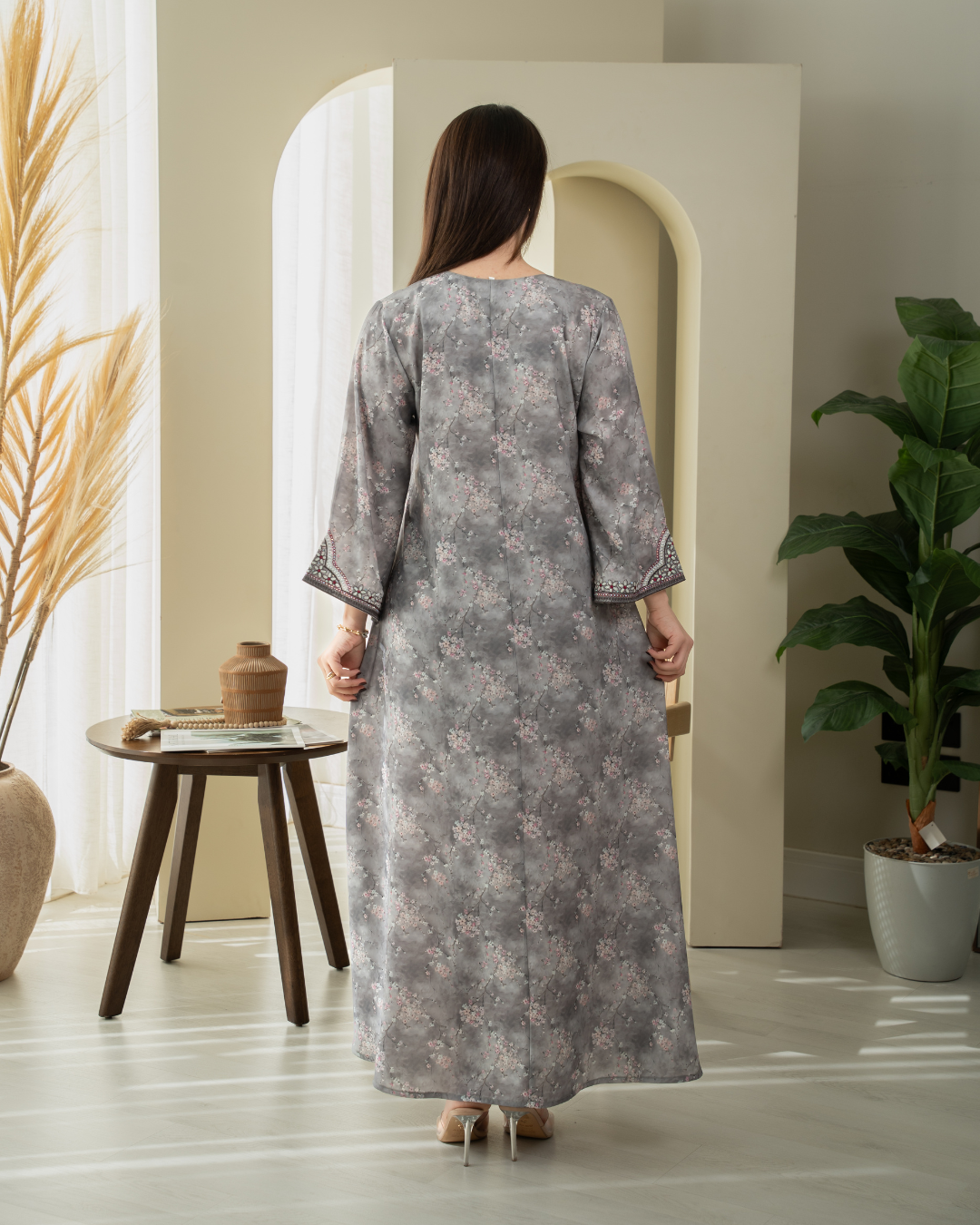 ZR743 - جلابية ذوق راقٍ بإطلالة محتشمة