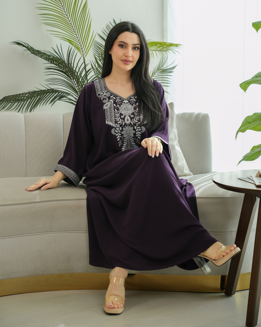 4511 - جلابية ذوق راقٍ بإطلالة محتشمة