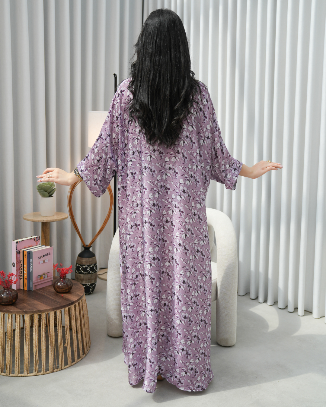 4371 - جلابية ذوق راقٍ بإطلالة محتشمة