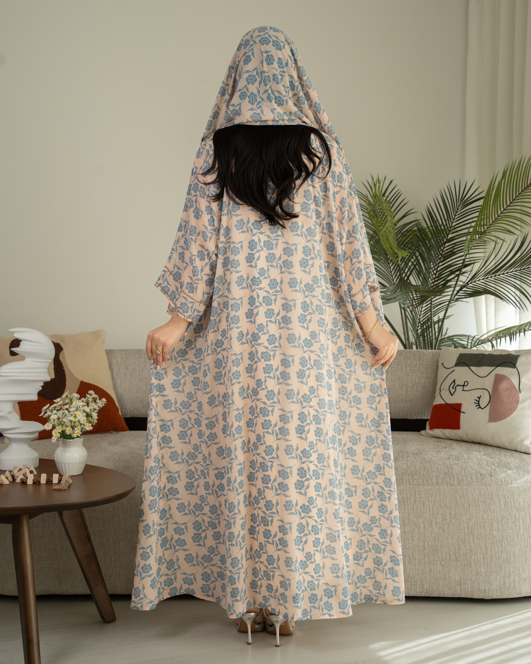 4578 - جلابية ذوق راقٍ بإطلالة محتشمة